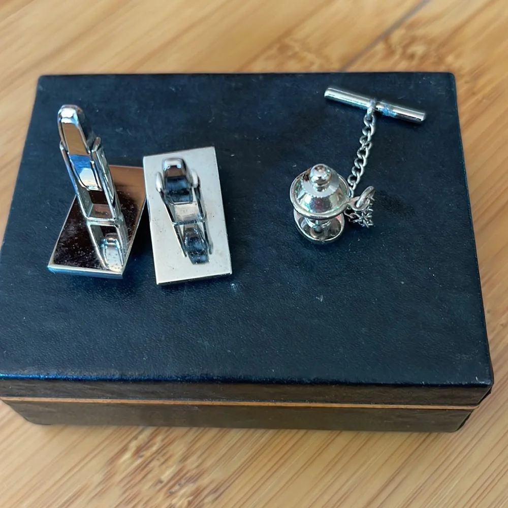 Sarah Coventry Inc Mens Onyx Cuff Link and Bar Set Lord Coventry